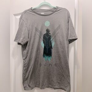 Old Navy Grey Dune Movie Exclusive Artwork Short Sleeve Tee Shirt - size L